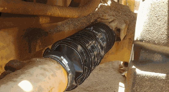 Los fuelles de protección actúan como una barrera física para proteger al cilindro durante la faena fuelles de protección.